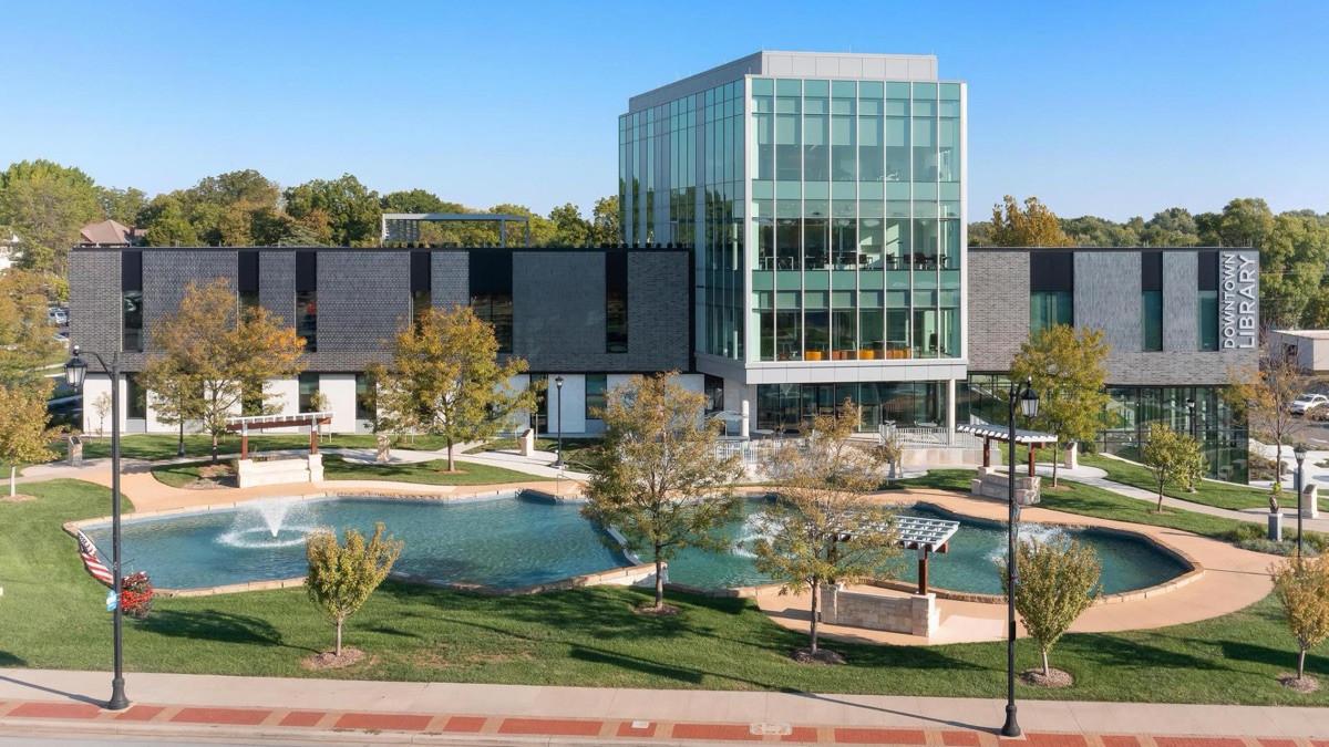 The Downtown Library and fountain plaza in Olathe, Kansas